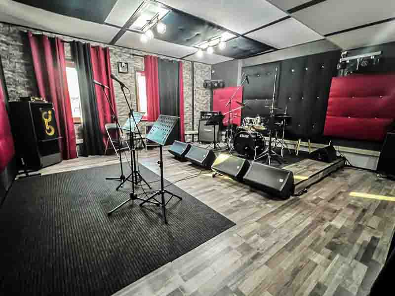 Recording Rehearsal Μουσική Παλέτα ένας σύγχρονος χώρος για δημιουργία, ηχογράφηση και πρόβα στον Ρέντη Θηβών 152